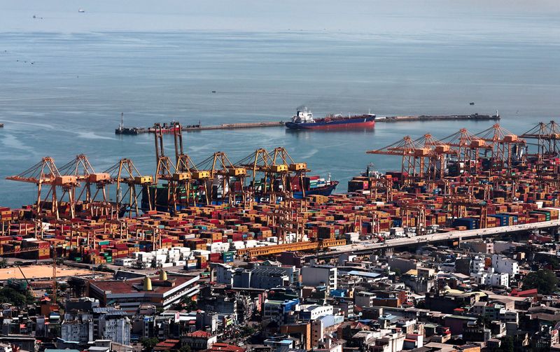 © Reuters. A general view of the Colombo main port, Sri Lanka, May 13, 2024. REUTERS/Dinuka Liyanawatte/ File Photo