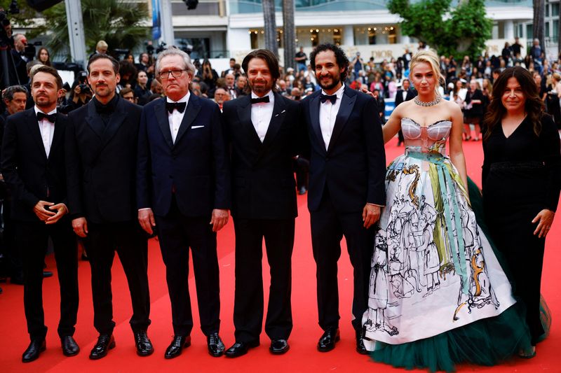 © Reuters. Director Ali Abbasi, producers Amy Baer, Daniel Bekerman and Jacob Jarek, and cast members Maria Bakalova, Sebastian Stan and Martin Donovan pose on the red carpet during arrivals for the screening of the film 