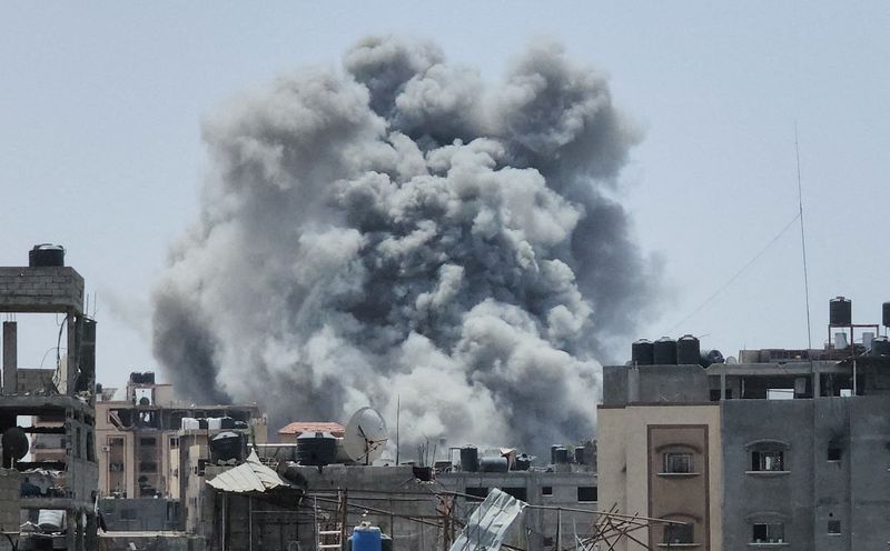 Israeli forces raze parts of Gaza's Jabalia, hit Rafah with airstrikes