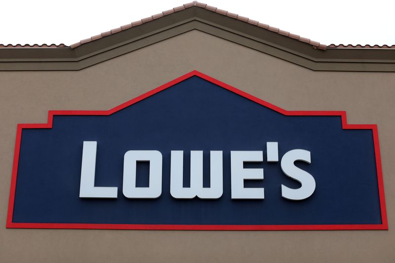 &copy; Reuters. FILE PHOTO:A Lowe's retail store is shown in Carlsbad, California, U.S., May 24, 2017. REUTERS/Mike Blake/File Photo