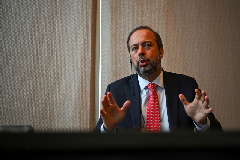 &copy; Reuters. Ministro de Minas e Energia, Alexandre Silveira, durante entrevista à Reuters em Houston
21/03/2024 REUTERS/Callaghan O'Hare