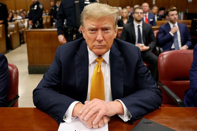 © Reuters. Former U.S. President Donald Trump sits in the courtroom during his hush money trial at Manhattan Criminal Court in New York City, U.S., May 21, 2024. Michael M. Santiago/Pool via REUTERS