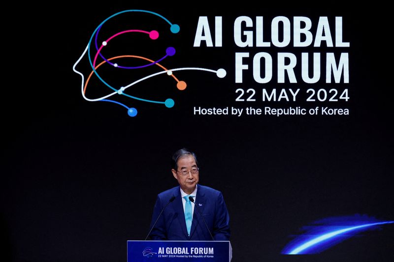 &copy; Reuters. Han Duck-soo, South Korean Prime Minister, gives a speech during the opening ceremony of the AI Global Forum in Seoul, South Korea, May 22, 2024. REUTERS/Kim Soo-hyeon