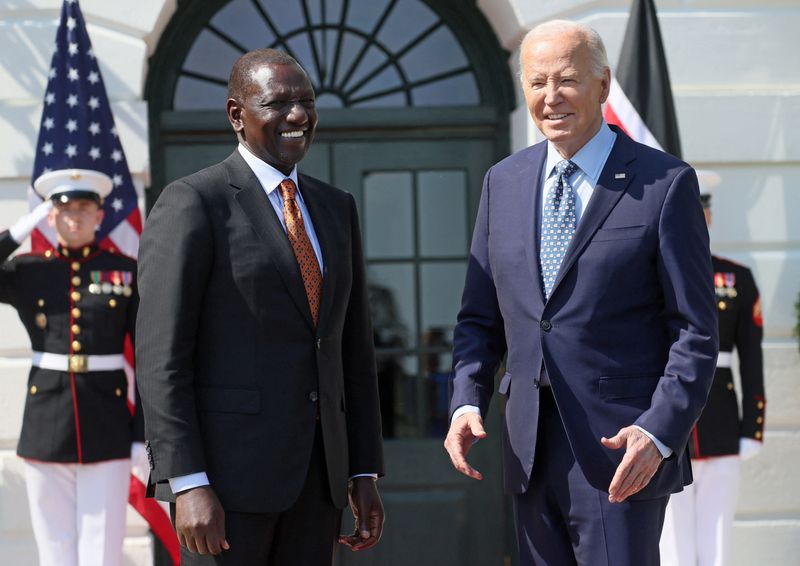 &copy; Reuters. U.S. President Joe Biden welcomes Kenyan President William Ruto at the South Portico of the White House in Washington, U.S., May 22, 2024. REUTERS/Leah Millis