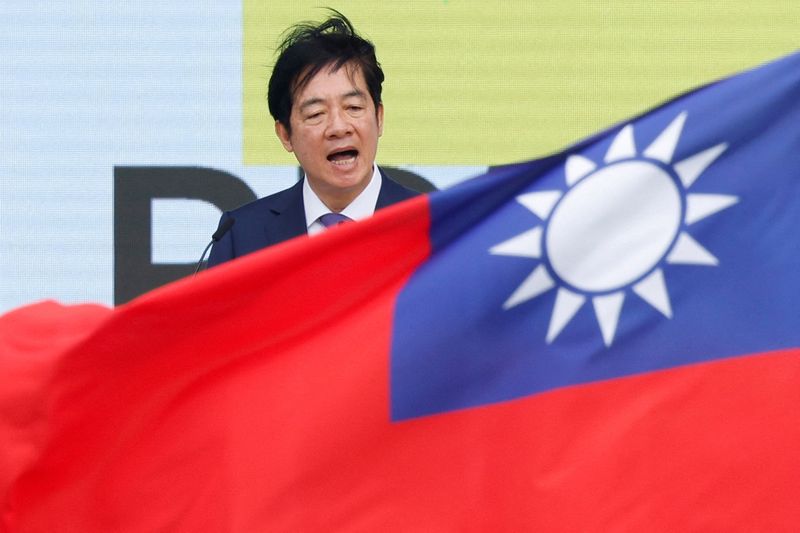 &copy; Reuters. FILE PHOTO: Taiwan's new President Lai Ching-te speaks on stage during the inauguration ceremony outside the Presidential office building in Taipei, Taiwan May 20, 2024. REUTERS/Carlos Garcia Rawlins/File Photo