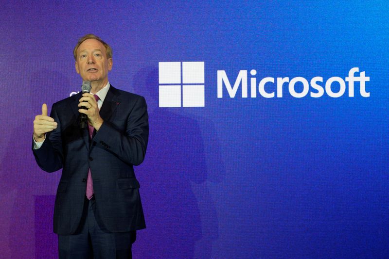 © Reuters. Microsoft Vice Chair and President Brad Smith delivers his speech at the French Microsoft  headquarters in Issy-les-Moulineaux, outside Paris,  Monday, May 13, 2024. Thibault Camus/Pool via REUTERS