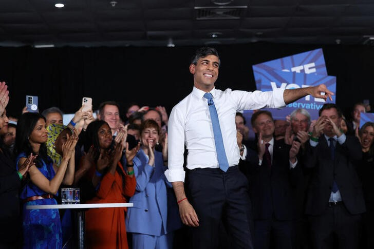 &copy; Reuters. British Prime Minister Rishi Sunak attends a Conservative party rally, after he called for a general election, in London, Britain, May 22, 2024. REUTERS/Isabel Infantes