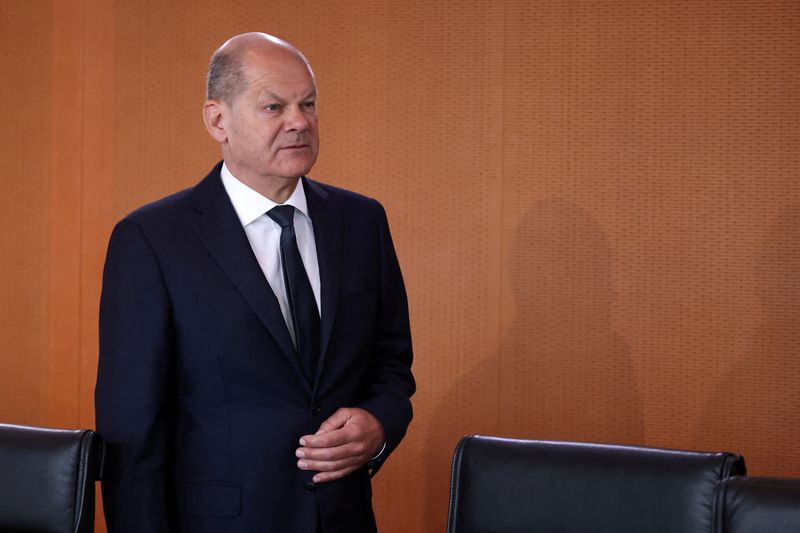 &copy; Reuters. FILE PHOTO: German Chancellor Olaf Scholz attends the cabinet meeting at the Chancellery in Berlin, Germany, May 22, 2024. REUTERS/Liesa Johannssen/File Photo