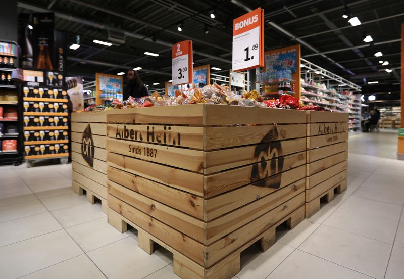 © Reuters. FILE PHOTO: A logo of Albert Heijn is seen inside a shop operated by Ahold Delhaize, the Dutch-Belgian supermarket operator, in Eindhoven, Netherlands, January 23, 2019. REUTERS/Eva Plevier/File Photo