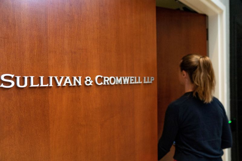 &copy; Reuters. FILE PHOTO: Sullivan Cromwell law firm in New York City, U.S., July 27, 2022.  REUTERS/David Dee Delgado/File Photo