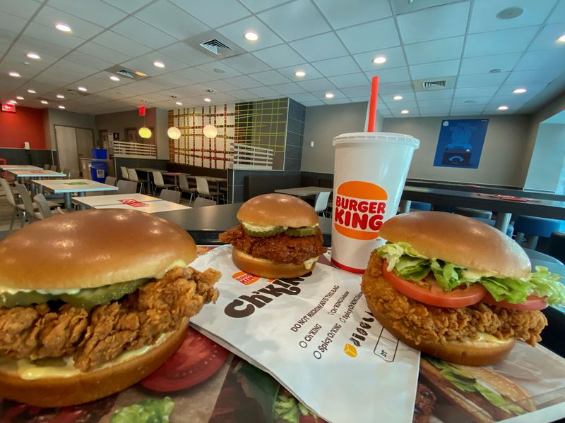 © Reuters. Burger King's new chicken sandwiches 