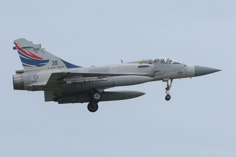 ©Reuters.  On May 24, 2024, a Taiwan Air Force Mirage 2000-5 aircraft prepared to land at Hsinchu Air Force Base in Hsinchu, Taiwan.