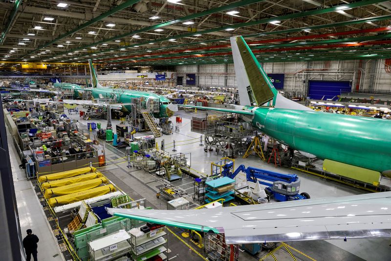 &copy; Reuters. Linha de produção da Boeing em fábrica em Renton, Washington, EUAn18/11/2021nREUTERS/Jason Redmond 