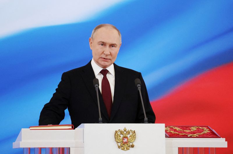&copy; Reuters. FILE PHOTO: Russian President Vladimir Putin takes the oath of office during his inauguration ceremony at the Kremlin in Moscow, Russia May 7, 2024. Sputnik/Vyacheslav Prokofyev/Pool via REUTERS/File Photo