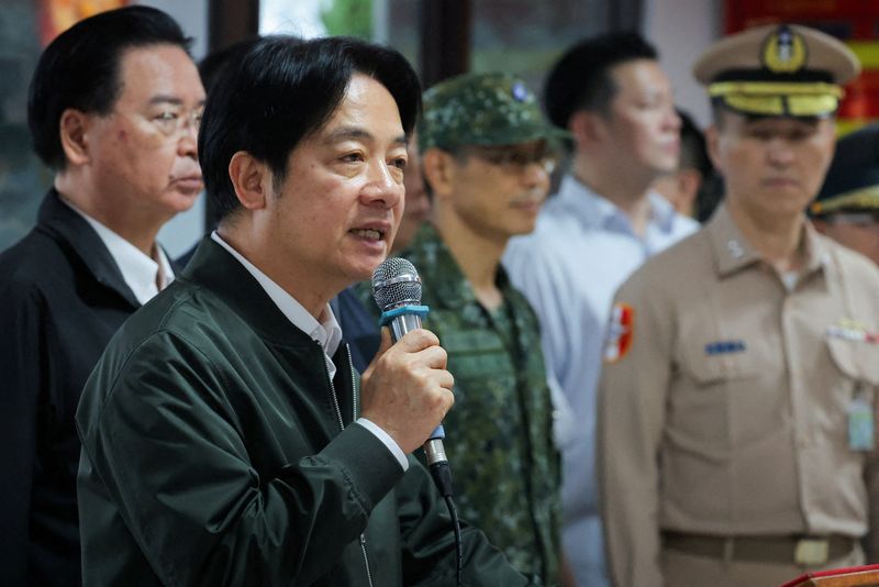 &copy; Reuters. FILE PHOTO: Taiwan President Lai Ching-te makes a speech during his visit to a military camp in Taoyuan, Taiwan May 23, 2024. REUTERS/Ann Wang/File Photo