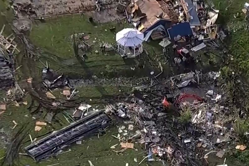 © Reuters. Wreckage is strewn across a property the day after a deadly series of tornados hit the central United States, in Valley View, Texas, U.S. in a still image from aerial video.  ABC Affiliate WFAA via REUTERS