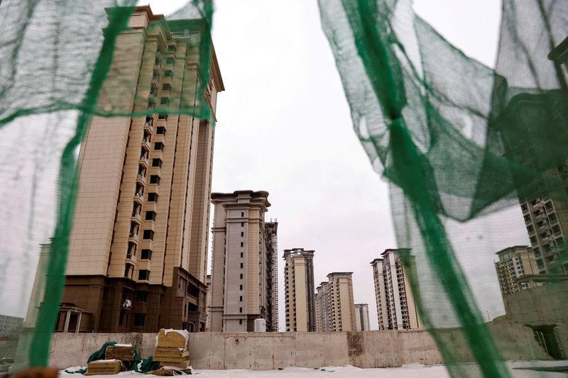 &copy; Reuters. FILE PHOTO: A view of unfinished residential buildings developed by China Evergrande Group in the outskirts of Shijiazhuang, Hebei province, China February 1, 2024. REUTERS/Tingshu Wang/File Photo/File Photo