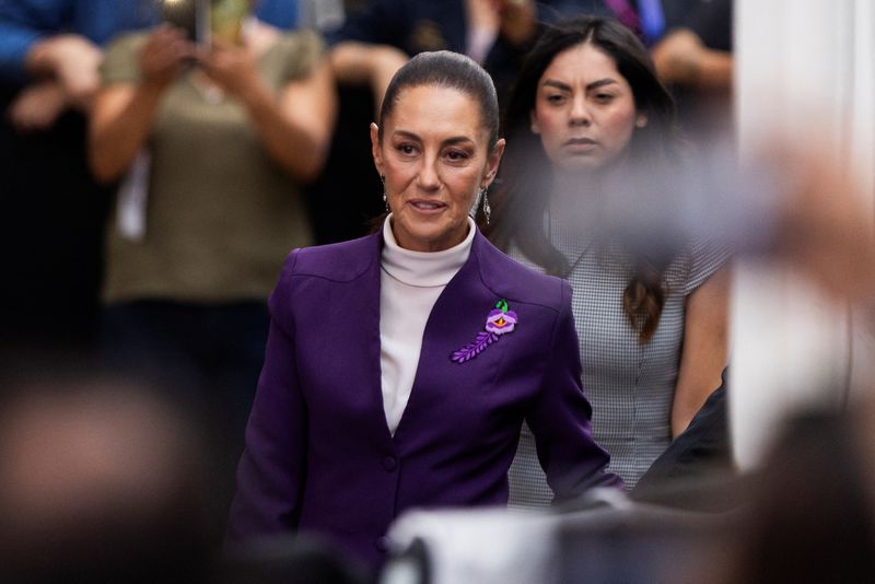 &copy; Reuters. Presidential candidate of the ruling MORENA party Claudia Sheinbaum arrives for the last presidential debate at the Tlatelolco University Cultural Center, in Mexico City, Mexico, May 19, 2024. REUTERS/Quetzalli Nicte-Ha