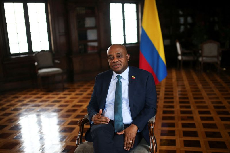&copy; Reuters. Colombian Minister of Foreign Affairs Luis Gilberto Murillo speaks during an interview with Reuters in Bogota, Colombia May 25, 2024. REUTERS/Luisa Gonzalez