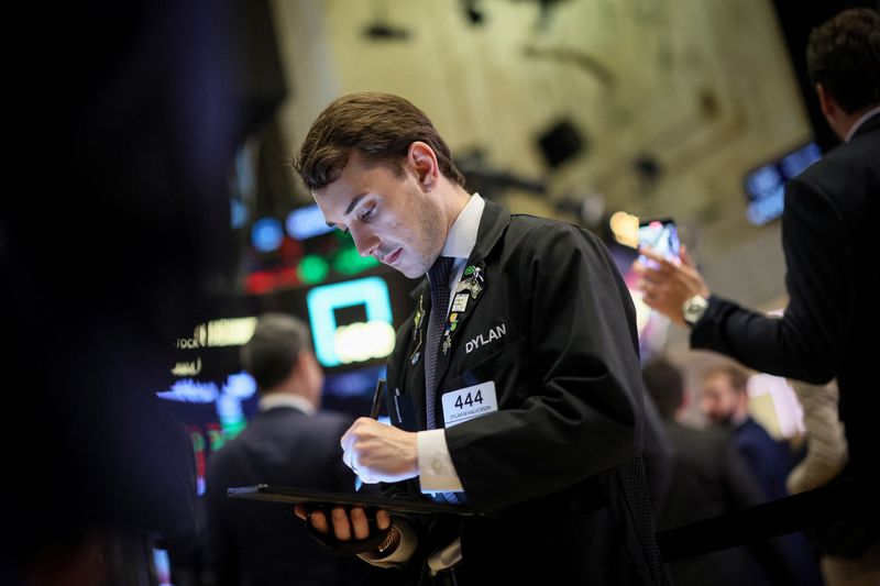 &copy; Reuters. A trader works on the floor at the New York Stock Exchange (NYSE) in New York City, U.S., May 8, 2024.  REUTERS/Brendan McDermid