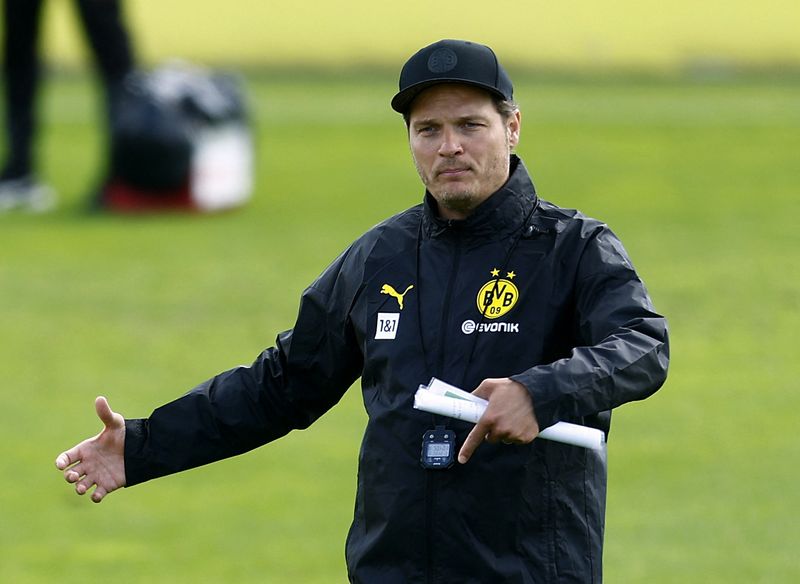 &copy; Reuters. Técnico do Borussia Dortmund, Edin Terzicn28/05/2024nREUTERS/Leon Kuegeler