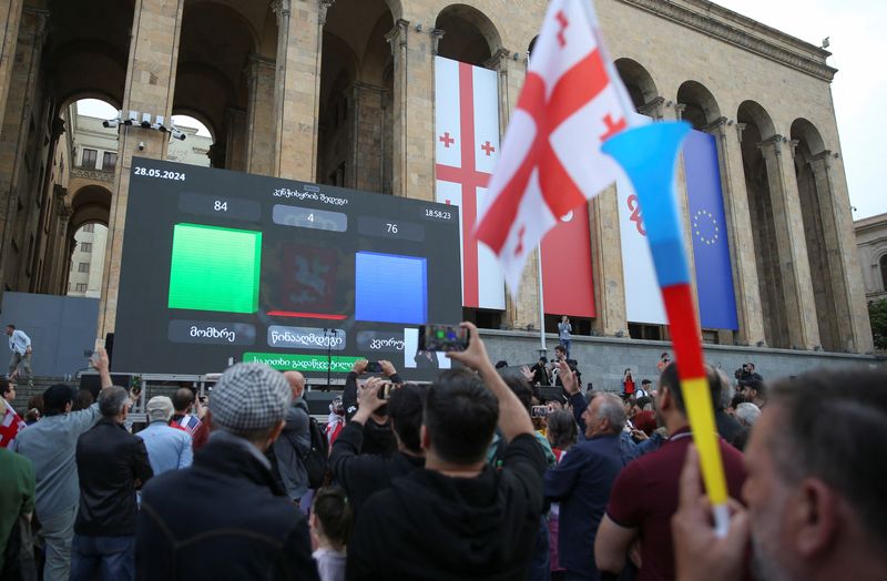 &copy; Reuters. Protesto em Tbilisi contra projeto sobre "agentes estrangeiros"n 28/5/2024  REUTERS/Irakli Gedenidze