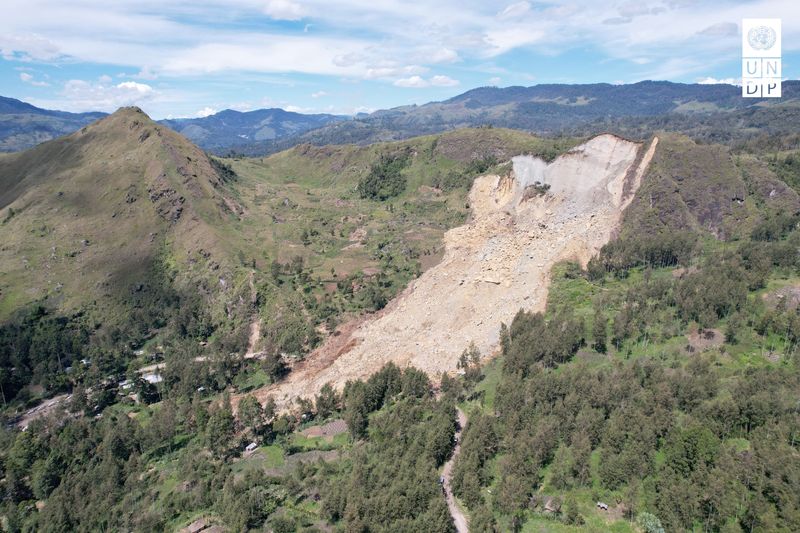 © Reuters. A view of the site of a landslide in Yambali village, Enga Province, Papua New Guinea, May 27, 2024.   UNDP Papua New Guinea/Handout via REUTERS  