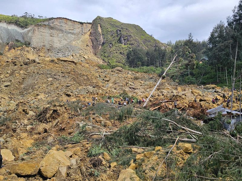 &copy; Reuters. FILE PHOTO: View of the damage after a landslide in Maip Mulitaka, Enga province, Papua New Guinea May 24, 2024 in this obtained image. Emmanuel Eralia via REUTERS/File Photo