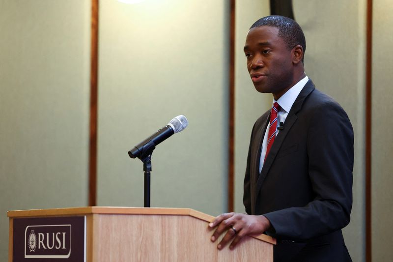 © Reuters. FILE PHOTO: U.S. Deputy Treasury Secretary Wally Adeyemo speaks at the Royal United Services Institute in London, Britain, October 27, 2023. REUTERS/Hannah McKay/File Photo