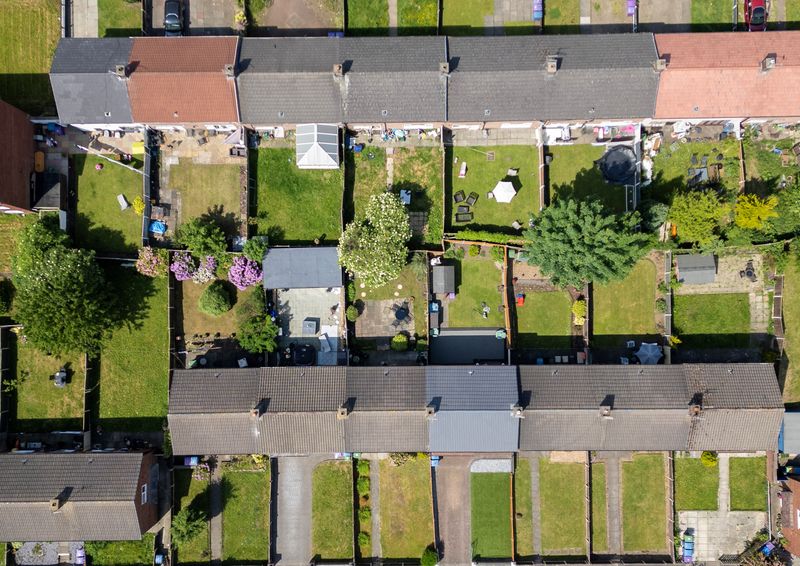 &copy; Reuters. FILE PHOTO: A drone view of a housing estate in the Netherley area of Liverpool, Britain, May 21, 2024. REUTERS/Phil Noble/File Photo