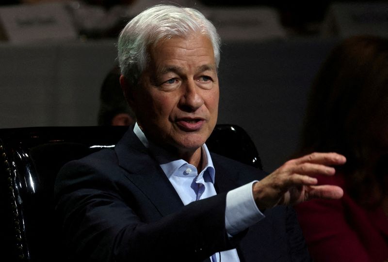 &copy; Reuters. FILE PHOTO: Jamie Dimon, Chairman and Chief Executive officer (CEO) of JPMorgan Chase & Co. (JPM) speaks to the Economic Club of New York in Manhattan in New York City, U.S., April 23, 2024. REUTERS/Mike Segar/File Photo/File Photo