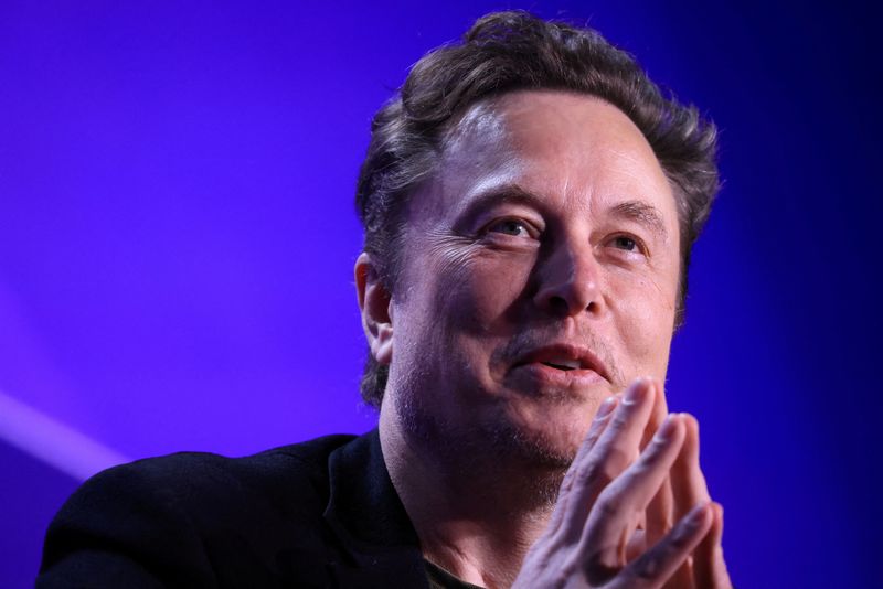 &copy; Reuters. FILE PHOTO: Elon Musk, Chief Executive Officer of SpaceX and Tesla and owner of X speaks during the Milken Conference 2024 Global Conference Sessions at The Beverly Hilton in Beverly Hills, California, U.S., May 6, 2024.  REUTERS/David Swanson/File Photo