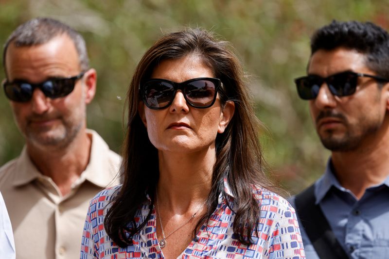 © Reuters. Former Republican presidential contender Nikki Haley tours Kibbutz Nir Oz in the aftermath of the deadly October 7 attack by Palestinian Islamist group Hamas, southern Israel May 27, 2024. REUTERS/Amir Cohen/File Photo