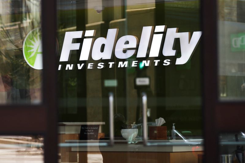 &copy; Reuters. A sign marks a Fidelity Investments office in Boston, Massachusetts, U.S., April 28, 2022.   REUTERS/Brian Snyder