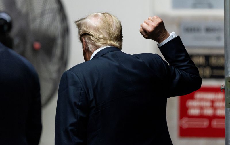 &copy; Reuters. Former US President Donald Trump walks out of the courtroom as the jury in his criminal trial continues to deliberate at New York State Supreme Court in New York, New York, USA, 30 May 2024.  JUSTIN LANE/Pool via REUTERS