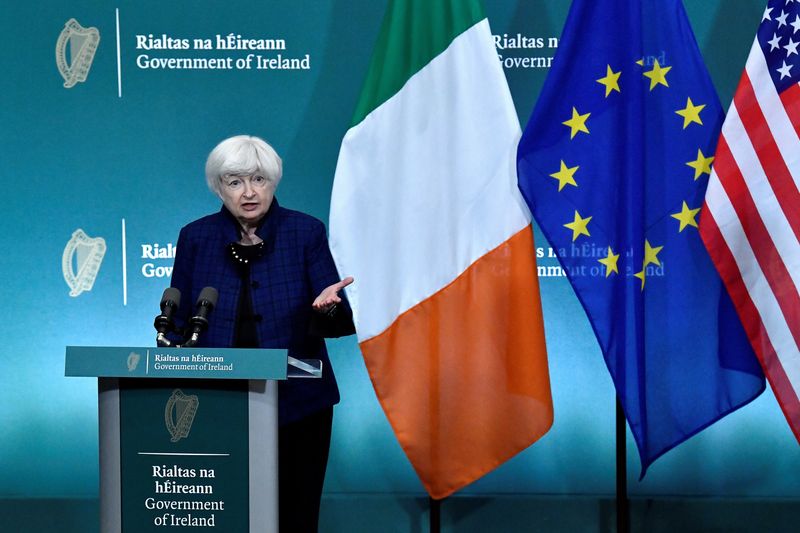 © Reuters. U.S. Treasury Secretary Janet Yellen speaks during a news conference with Irish Finance Minister Paschal Donohoe at Government buildings in Dublin, Ireland, November 1, 2021. REUTERS/Clodagh Kilcoyne/File Photo