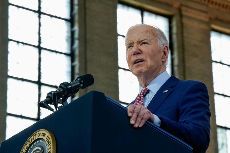 © Reuters. U.S. President Joe Biden speaks during a campaign event at Girard College in Philadelphia, Pennsylvania, U.S., May 29, 2024. REUTERS/Elizabeth Frantz