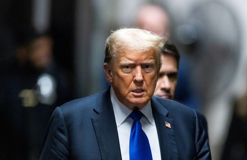 © Reuters. FILE PHOTO: Former US President Donald Trump arriving to the courthouse as the jury in his criminal trial is scheduled to continue deliberations at New York State Supreme Court in New York, New York, USA, 30 May 2024. JUSTIN LANE/Pool via REUTERS/File Photo