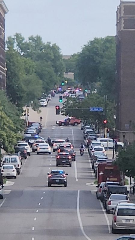 © Reuters. Law enforcement and emergency services respond to a shooting incident, in Minneapolis, Minnesota, U.S., May 30, 2024, in this screengrab obtained from a social media video. Mike Griffin/@Votegriffin Via X/via REUTERS 