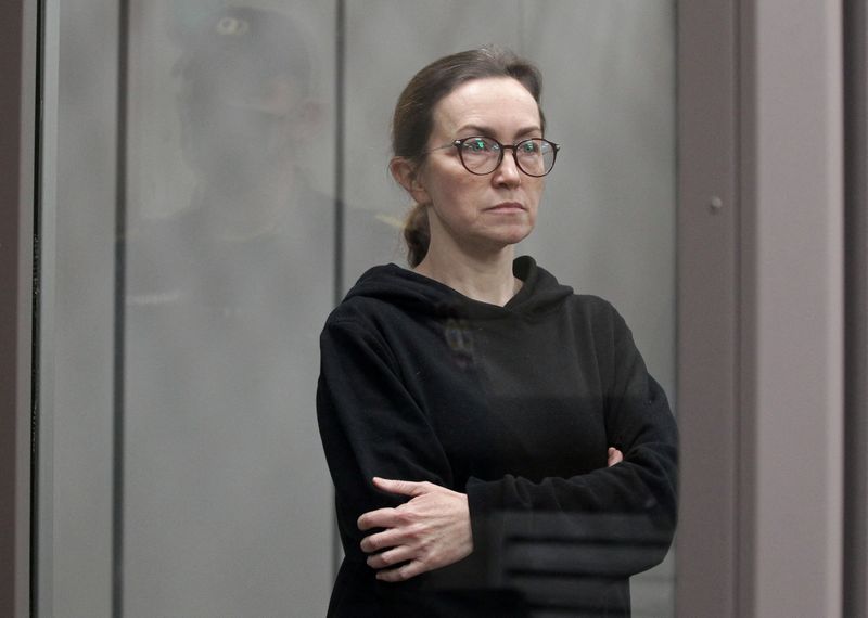 &copy; Reuters. FILE PHOTO: Russian-American journalist for Radio Free Europe/Radio Liberty (RFE/RL) Alsu Kurmasheva, who is in custody after she was accused of violating Russia's law on foreign agents, attends a court hearing in Kazan, Russia, February 1, 2024. REUTERS/
