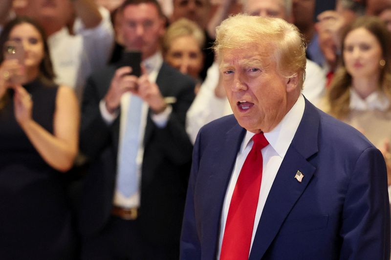 © Reuters. Republican presidential candidate and former U.S. President Donald Trump attends a press conference, the day after a guilty verdict in his criminal trial over charges that he falsified business records to conceal money paid to silence porn star Stormy Daniels in 2016, at Trump Tower in New York City, U.S., May 31, 2024. REUTERS/Brendan McDermid