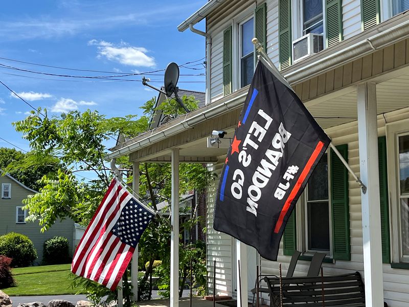 &copy; Reuters. A U.S. flag flies upside down outside a home in East Bangor, Pennsylvania, U.S., May 31, 2024. REUTERS/Nathan Layne