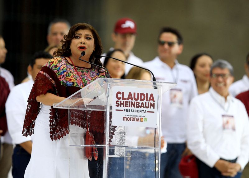 © Reuters. FILE PHOTO: Mexico City mayoral candidate of the ruling MORENA party Clara Brugada speaks during Presidential candidate of the ruling MORENA party Claudia Sheinbaum's closing campaign rally at Zocalo Square, in Mexico City, Mexico May 29, 2024. REUTERS/Raquel Cunha/File Photo