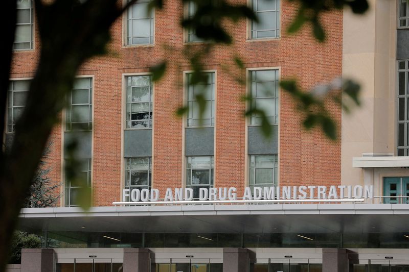 © Reuters. FILE PHOTO: Signage is seen outside of the Food and Drug Administration (FDA) headquarters in White Oak, Maryland, U.S., August 29, 2020. REUTERS/Andrew Kelly/File Photo