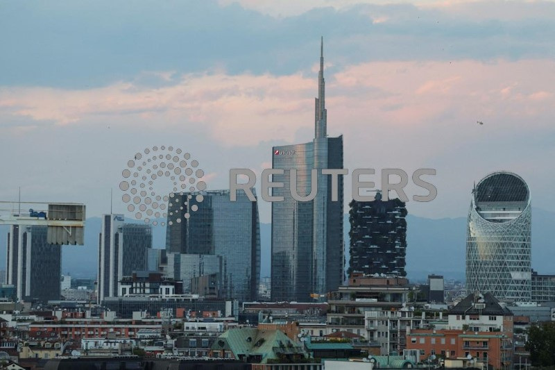 &copy; Reuters. Lo skyline di Milano durante il tramonto a Milano, Italia, 6 luglio 2023. REUTERS/Claudia Greco