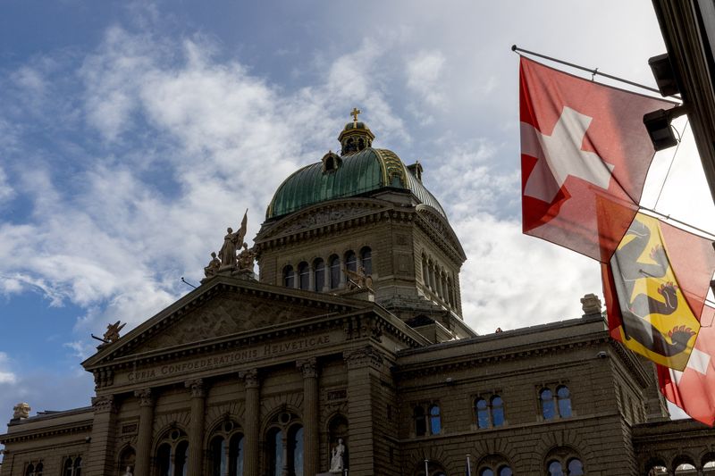 &copy; Reuters. FILE PHOTO: The Swiss Parliament House (Bundeshaus) is seen in Bern, Switzerland, November 15, 2023.  REUTERS/Denis Balibouse/File Photo