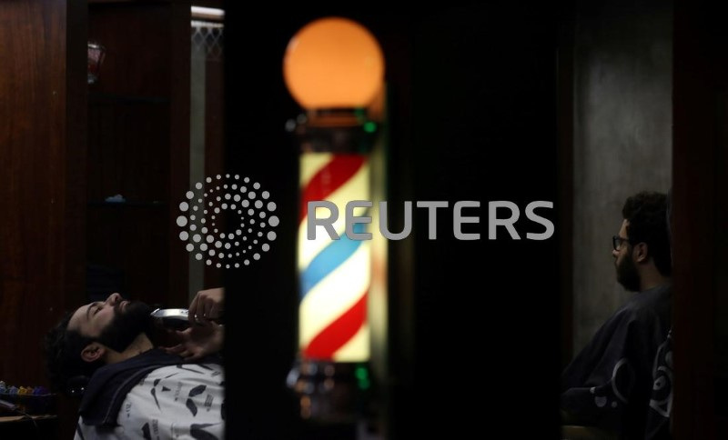&copy; Reuters. Barbearia em São Paulon11/03/2017. REUTERS/Paulo Whitaker