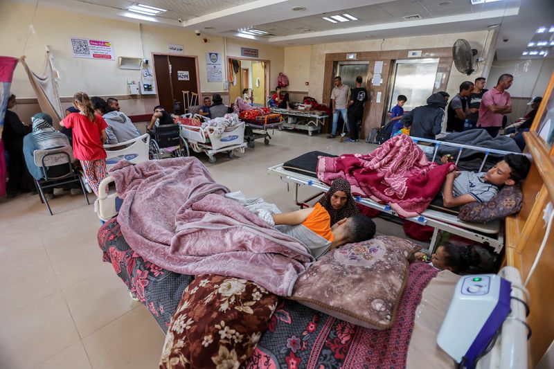 &copy; Reuters. Palestinos feridos na Faixa de Gazan 14/5/2024   REUTERS/Ramadan Abed/File Photo