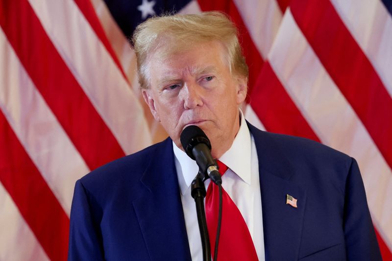 © Reuters. Republican presidential candidate and former U.S. President Donald Trump attends a press conference, the day after a guilty verdict in his criminal trial over charges that he falsified business records to conceal money paid to silence porn star Stormy Daniels in 2016, at Trump Tower in New York City, U.S., May 31, 2024. REUTERS/Brendan McDermid/File Photo