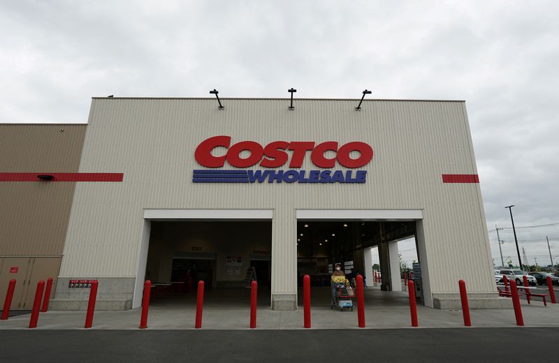 © Reuters. FILE PHOTO: A view of a Costco store in Meiwa, Gunma Prefecture, Japan May 28, 2024. REUTERS/Tom Bateman/File Photo